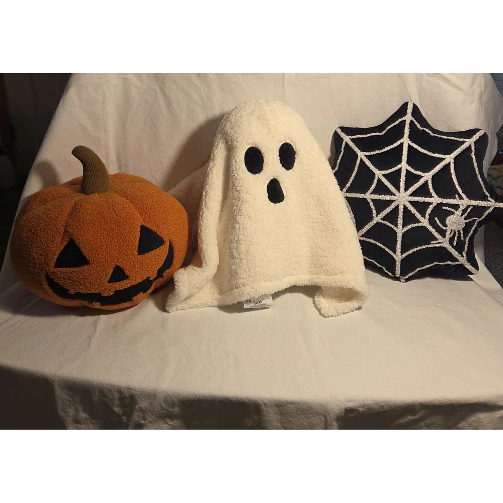 NEW Brentwood Originals Halloween Pillow Set Ghost Pumpkin Spider Web Costco...